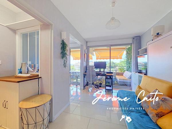 Appartement Nimes 1 pièce(s) 23m2 - Terrasse - Cave