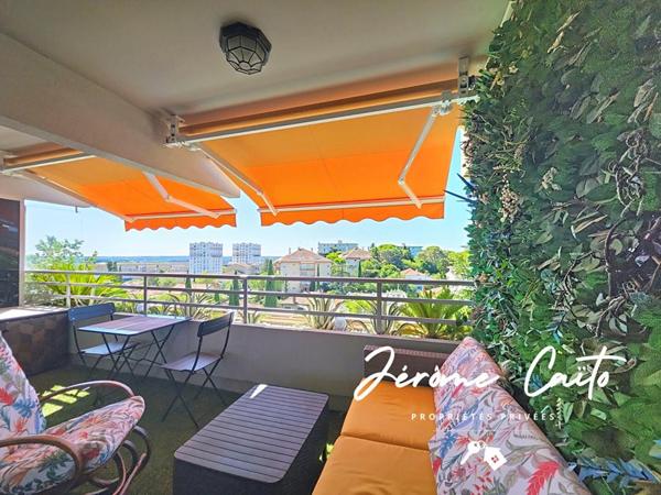 Appartement Nimes 1 pièce(s) 23m2 - Terrasse - Cave