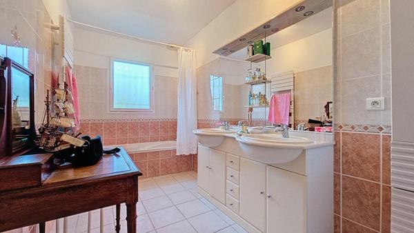 Maison Etaules 6 pièce(s) 133 m2