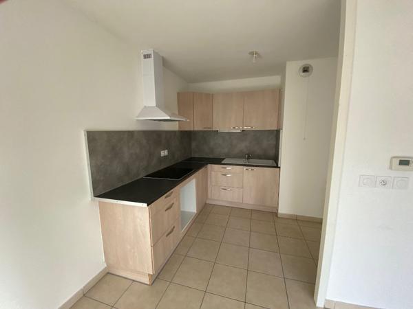 APPARTEMENT RIVES - 3 pièces - 66.5 m²