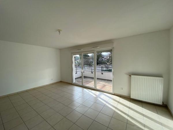 APPARTEMENT RIVES - 3 pièces - 66.5 m²