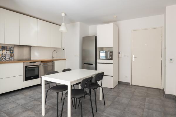Appartement T2 avec balcon, parking et DPE A – 41 m² – Marseille 10ème