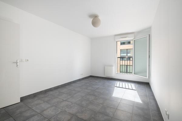 Appartement T2 avec balcon, parking et DPE A – 41 m² – Marseille 10ème