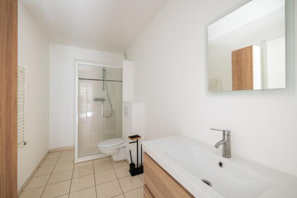 Appartement T2 avec balcon, parking et DPE A – 41 m² – Marseille 10ème