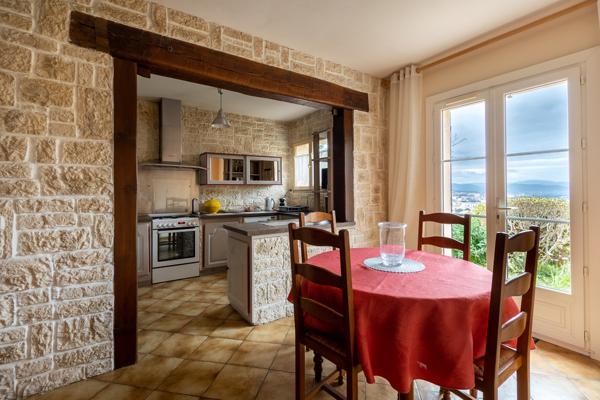 Maison sur 2 niveaux avec vue imprenable