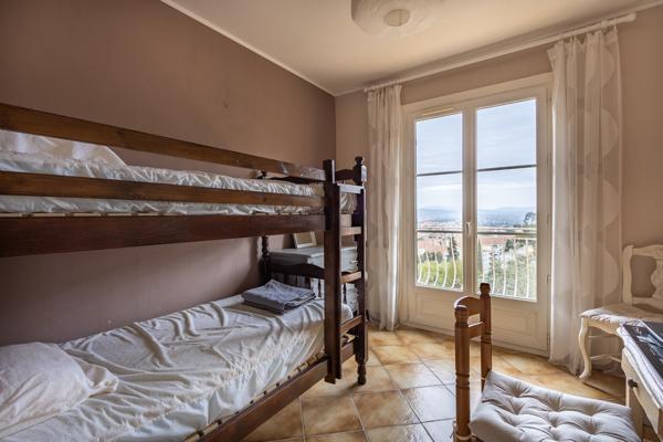 Maison sur 2 niveaux avec vue imprenable