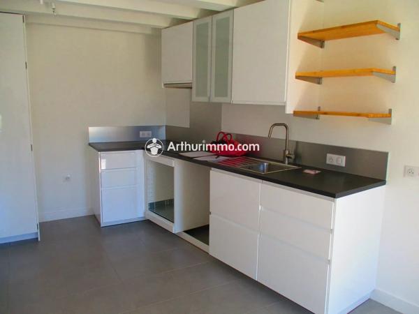 Location                                                      Maison
                        
                     3 pièces                      45 m2                     à Asnières-la-Giraud