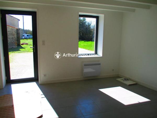 Location                                                      Maison
                        
                     3 pièces                      45 m2                     à Asnières-la-Giraud