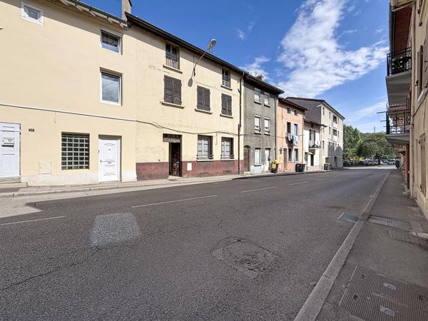 Maison
         6 pièces
        - 180 m² 119 900 € *