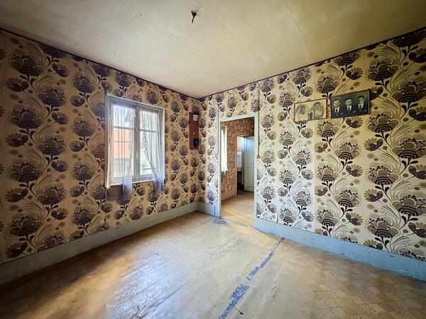 Maison
         6 pièces
        - 180 m² 119 900 € *