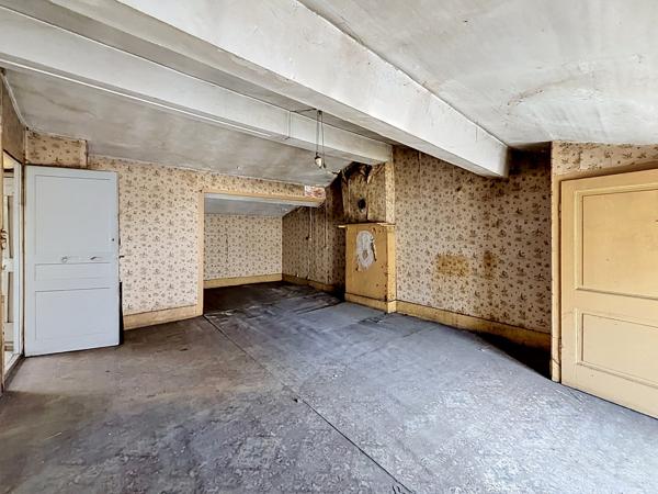 Maison
         6 pièces
        - 180 m² 119 900 € *