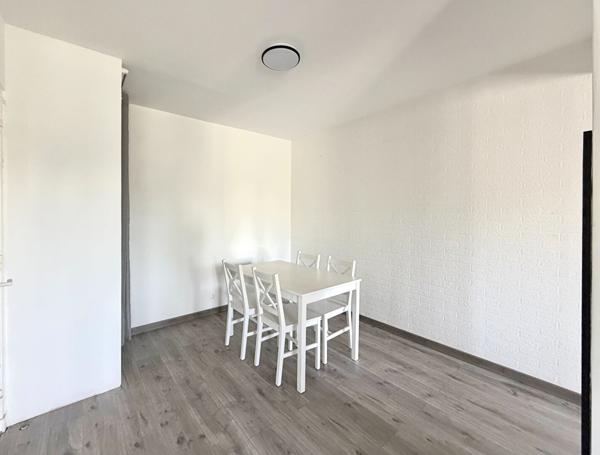Appartement 3 pièces  2 chambres  Secteur La Rivière  61 000 