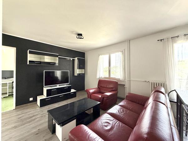 Appartement 3 pièces  2 chambres  Secteur La Rivière  61 000 