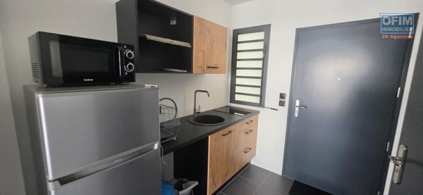 A louer studio neuf, MEUBLE ET EQUIPE, haut de gamme le Tampon centre ville