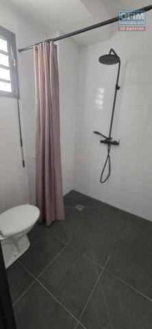 A louer studio neuf, MEUBLE ET EQUIPE, haut de gamme le Tampon centre ville