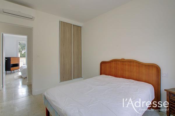 BASTIA, centre ville, Appartement 3 pièces meublé + GARAGE, secteur tribunal