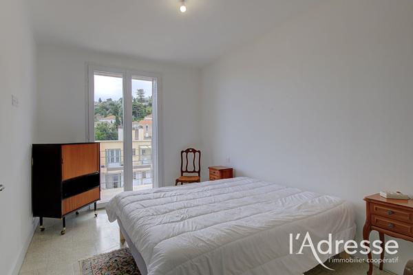 BASTIA, centre ville, Appartement 3 pièces meublé + GARAGE, secteur tribunal