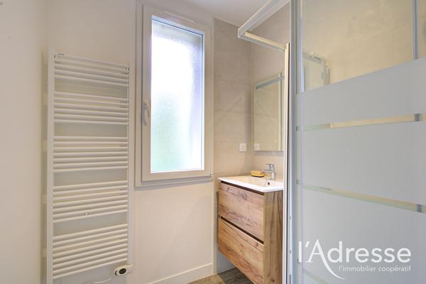 BASTIA, centre ville, Appartement 3 pièces meublé + GARAGE, secteur tribunal