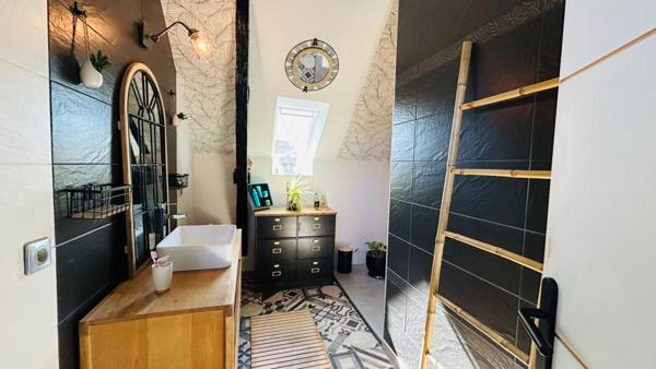 Maison en pierre de 6 pièces à vendre à Mordelles, exposée plein sud