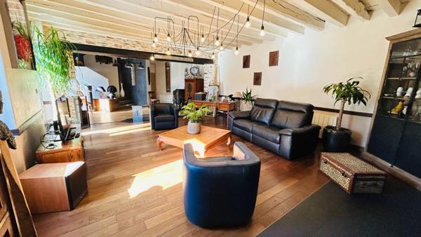 Maison en pierre de 6 pièces à vendre à Mordelles, exposée plein sud