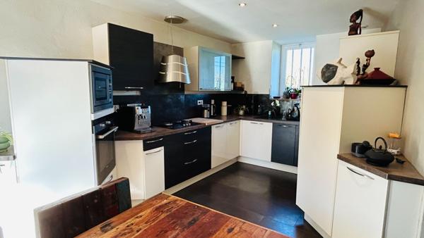 Maison en pierre de 6 pièces à vendre à Mordelles, exposée plein sud