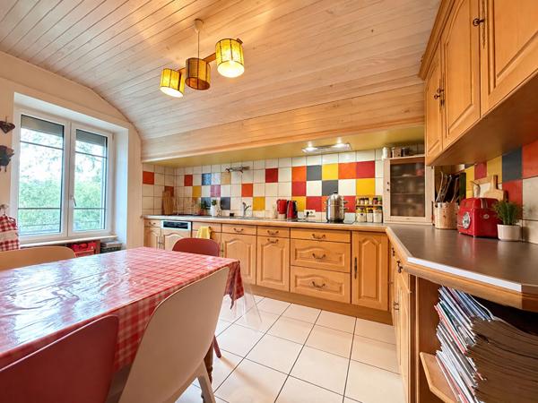 Appartement Montmorot 3 pièces / 2 chambres / 68.84 m² (80 m² au sol)