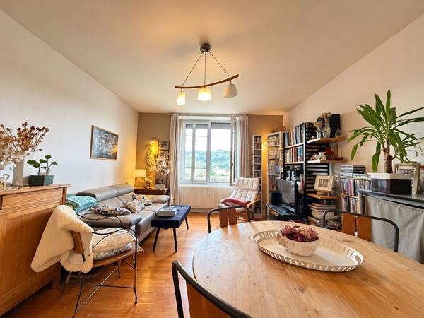 Appartement Montmorot 3 pièces / 2 chambres / 68.84 m² (80 m² au sol)