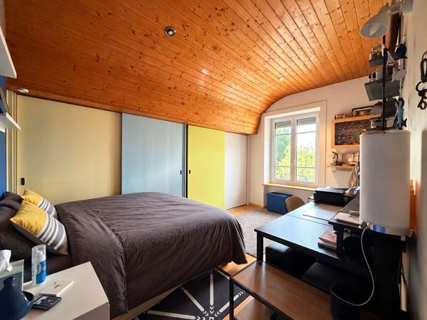 Appartement Montmorot 3 pièces / 2 chambres / 68.84 m² (80 m² au sol)