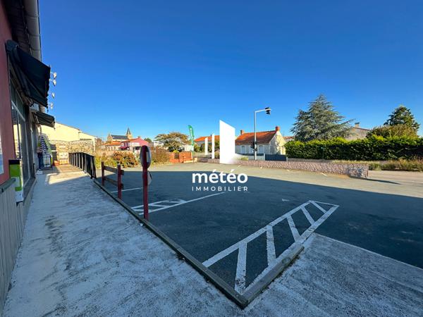 Local commercial avec habitation et stockage – Longeville sur Mer