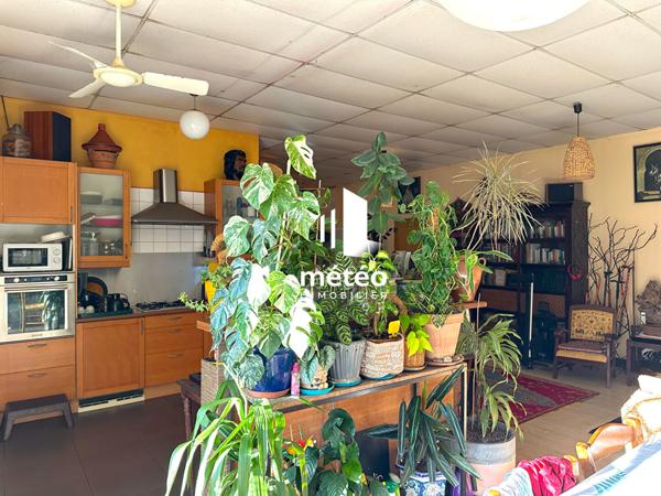 Local commercial avec habitation et stockage – Longeville sur Mer