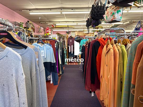 Local commercial avec habitation et stockage – Longeville sur Mer