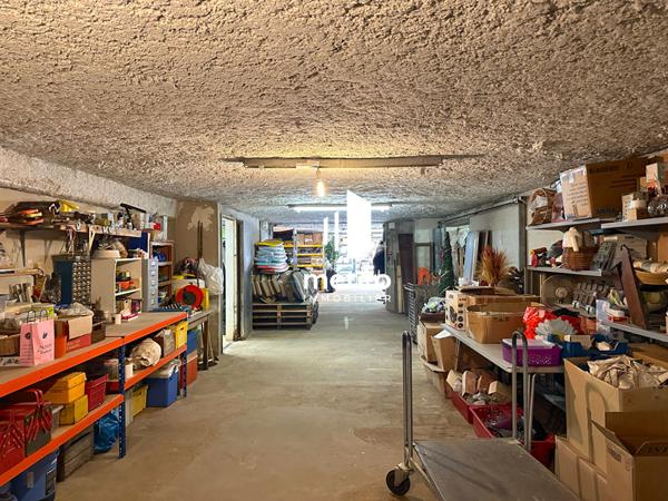 Local commercial avec habitation et stockage – Longeville sur Mer