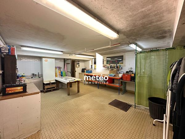 Local commercial avec habitation et stockage – Longeville sur Mer