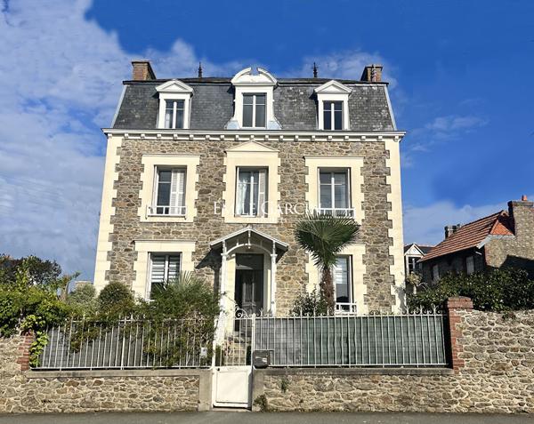 Maison de caractère à vendre centre de Dinard
