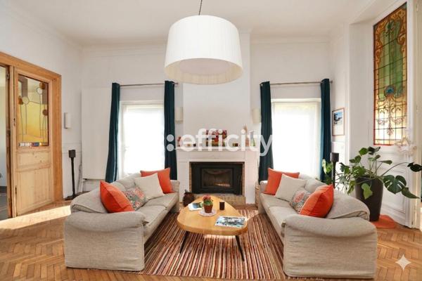 Maison 8 pièces - 222 m²