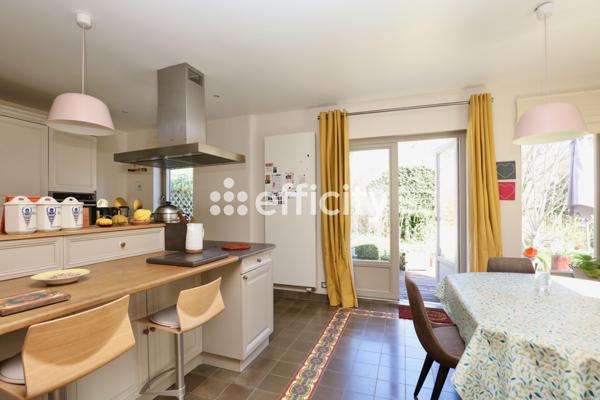 Maison 8 pièces - 222 m²