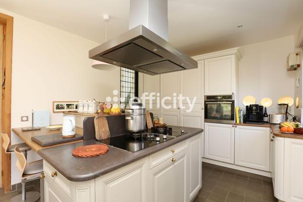 Maison 8 pièces - 222 m²