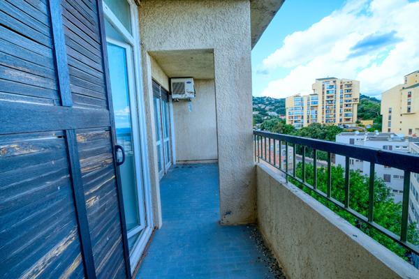 Appartement Bastia 3 pièce(s) 69 m2 Bastia sud vue mer