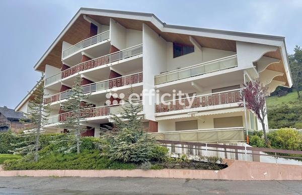 Appartement
         1 pièce
        - 28 m² 220 000 € *