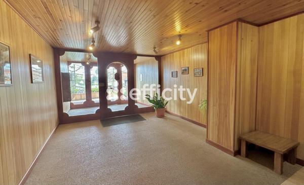 Appartement
         1 pièce
        - 28 m² 220 000 € *