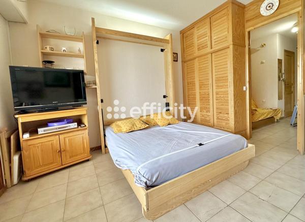 Appartement
         1 pièce
        - 28 m² 220 000 € *