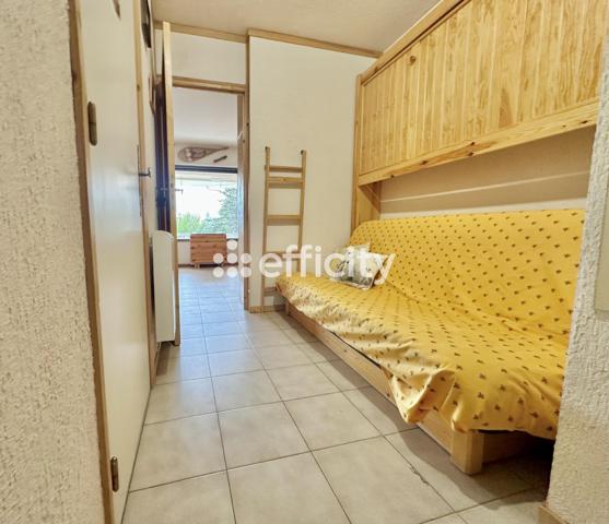 Appartement
         1 pièce
        - 28 m² 220 000 € *