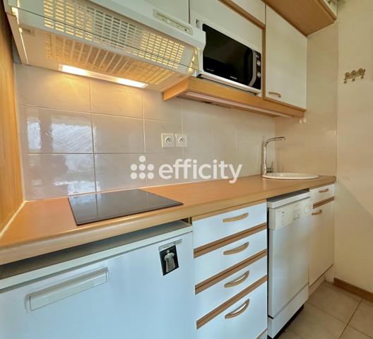 Appartement
         1 pièce
        - 28 m² 220 000 € *