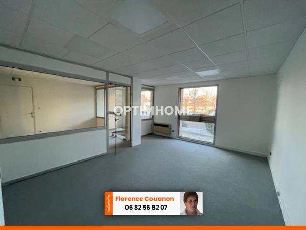 Local/bureau à vendre RAMBOUILLET (78). POSSIBILITE DE FAIRE UN APPARTEMENT A LA PLACE.