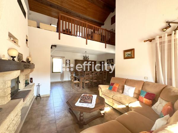 Maison
         7 pièces
        - 220 m² Exclusivité 750 000 € *