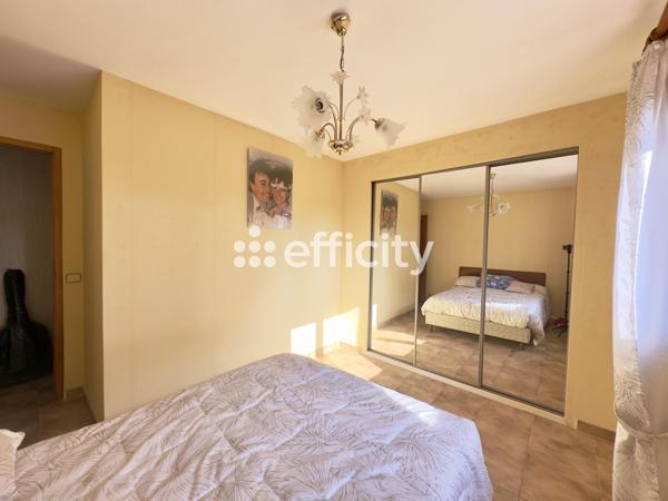 Maison
         7 pièces
        - 220 m² Exclusivité 750 000 € *