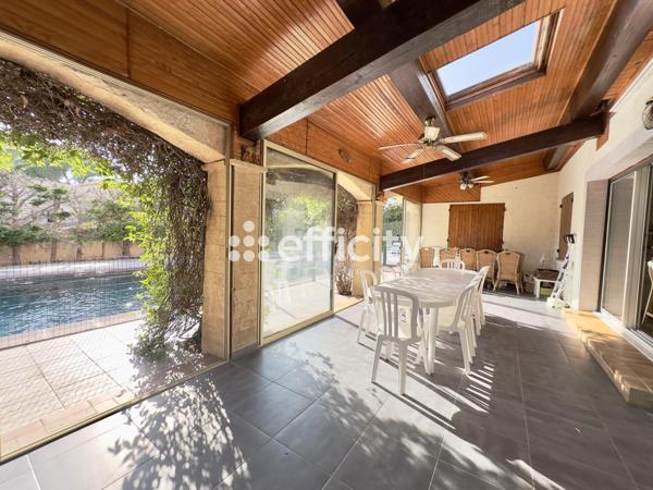 Maison
         7 pièces
        - 220 m² Exclusivité 750 000 € *