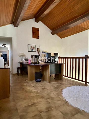 Maison
         7 pièces
        - 220 m² Exclusivité 750 000 € *