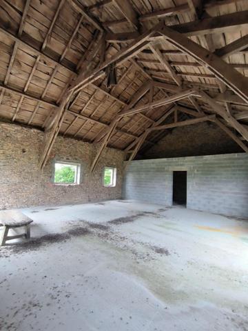 Corps de ferme en pierre – 4,28 Ha – Rieupeyroux