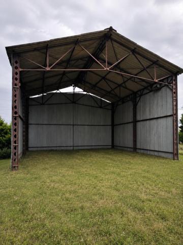 Corps de ferme en pierre – 4,28 Ha – Rieupeyroux